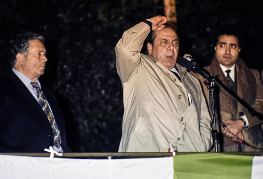 Misasi durante un comizio in Calabria