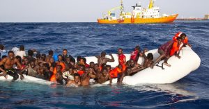 migranti gommone