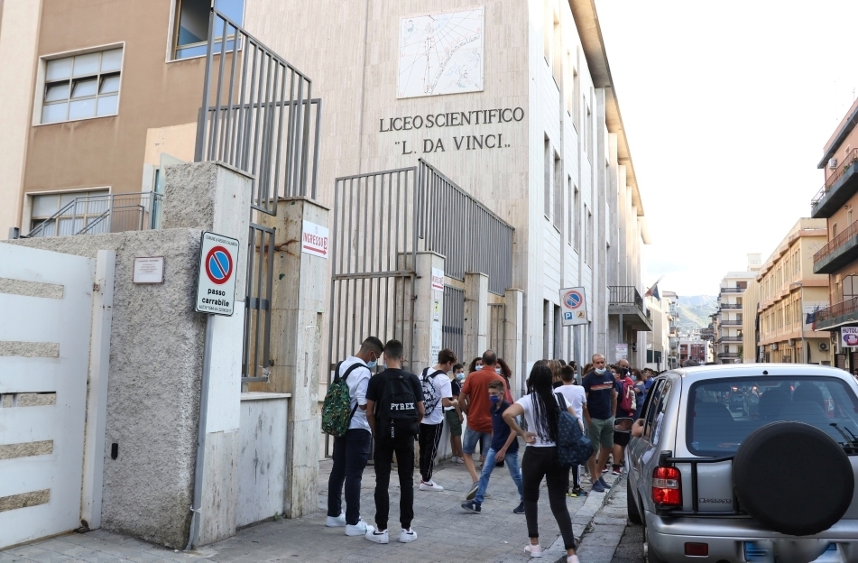 Reggio Calabria, scuole (finalmente!) riaperte: grande emozione per il