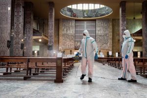 sanificazione chiesa covid coronavirus