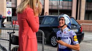 Giro d'Italia proposta matrimonio Honorè