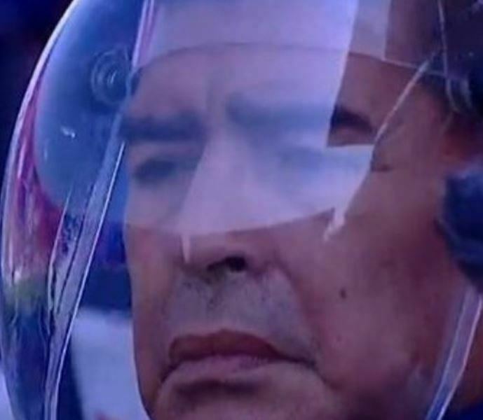 mascherina maradona