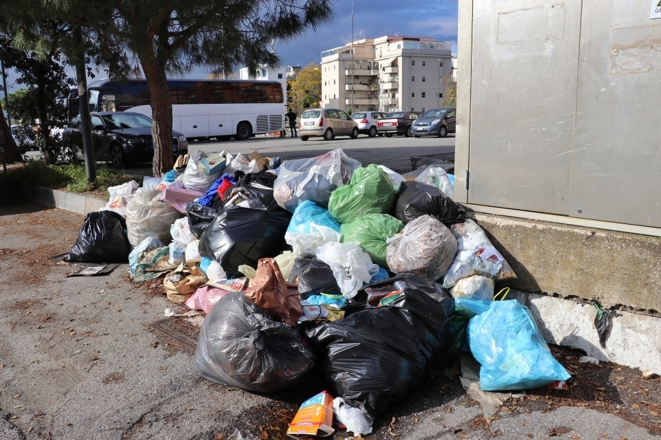 emergenza rifiuti reggio calabria san brunello