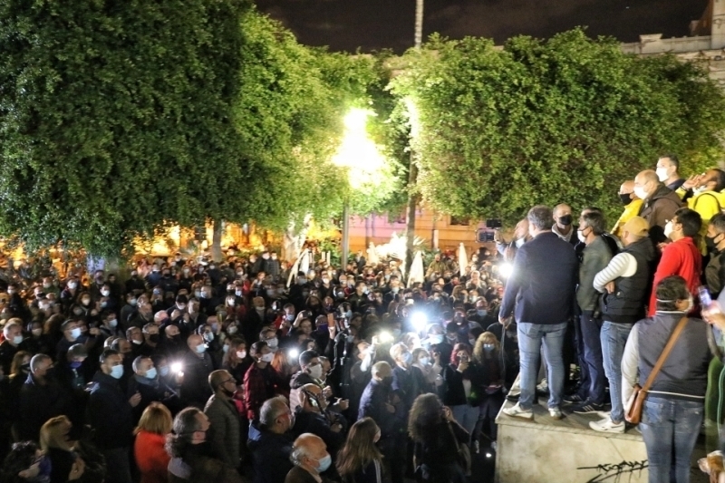 proteste no zona rossa reggio calabria piazza italia106