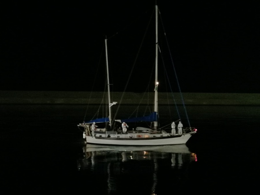 crotone barca a vela migranti