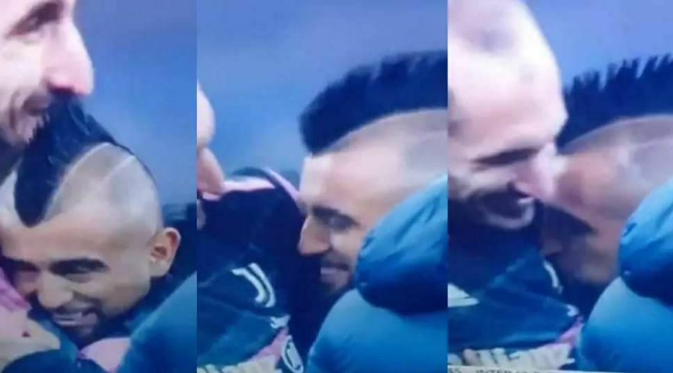 Inter Juve Bufera Social Su Vidal Saluta Chiellini E Bacia Lo Stemma 