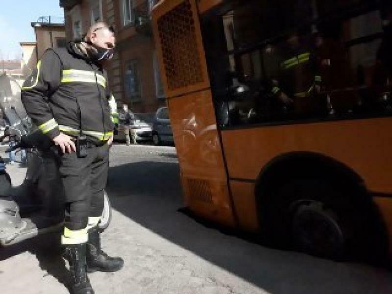 Autobus sprofonda Napoli (2)