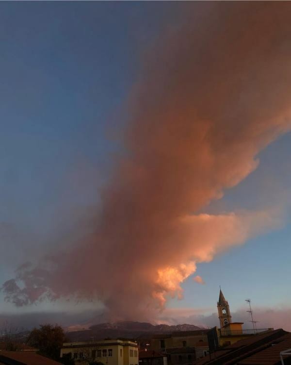 eruzione etna 17 marzo
