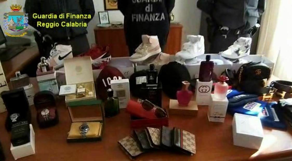 reggio calabria negozio falso via tenente panella