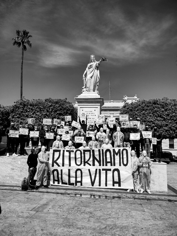 Protesta Reggio Calabria Fantasmi del Passato (1)