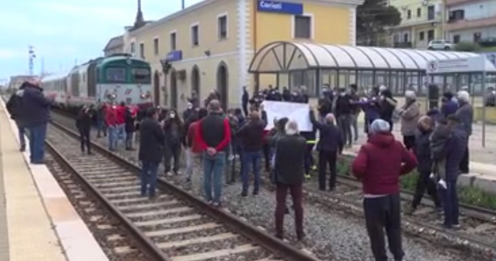 cosenza proteste binari cariati