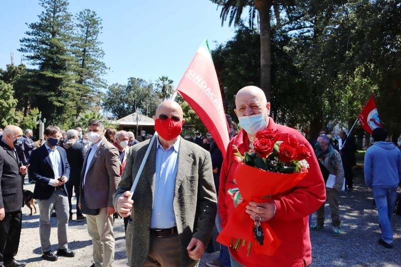 deposizione stele partigiano
