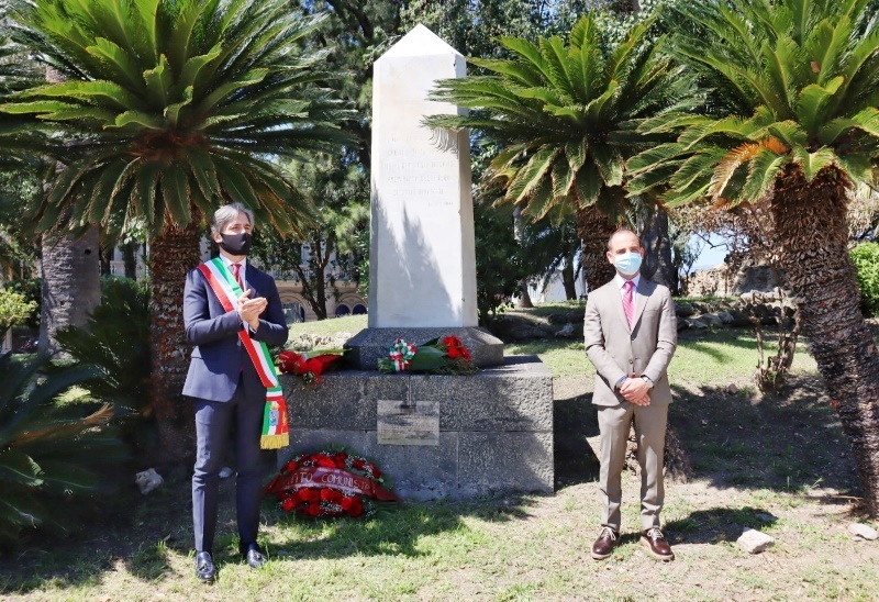 deposizione stele partigiano