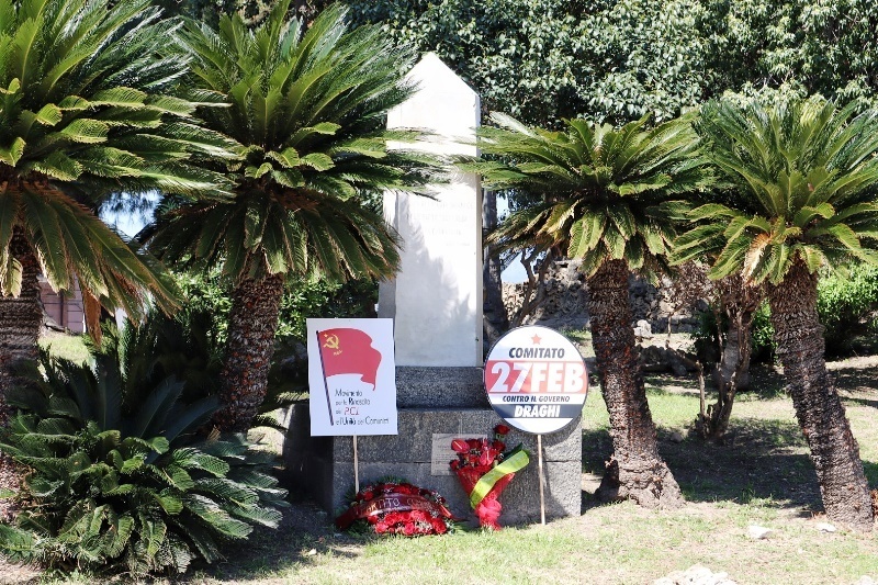 deposizione stele partigiano