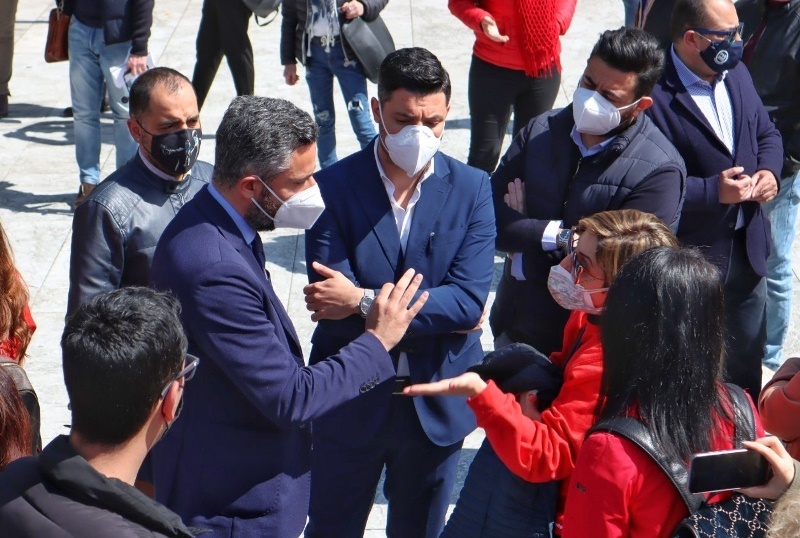 parrucchieri ed estisti protesta piazza italia reggio calabria