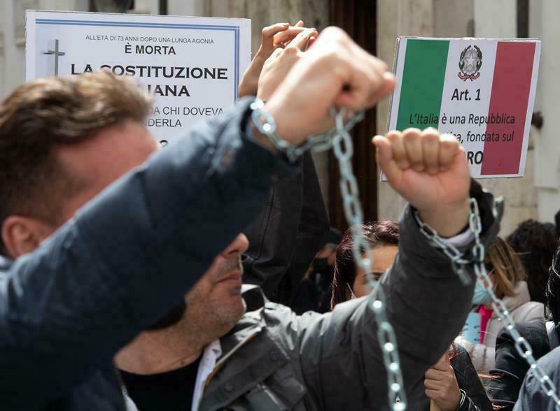 protesta lavoratori roma montecitorio 17