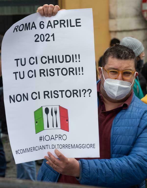 protesta lavoratori roma montecitorio 17