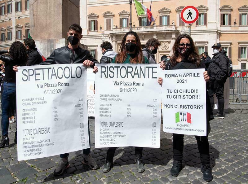 protesta lavoratori roma montecitorio 17
