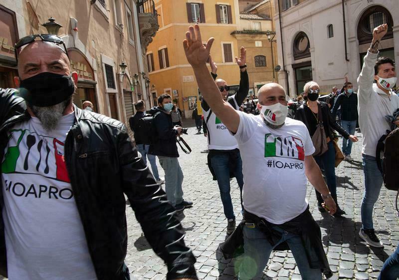 protesta lavoratori roma montecitorio 17