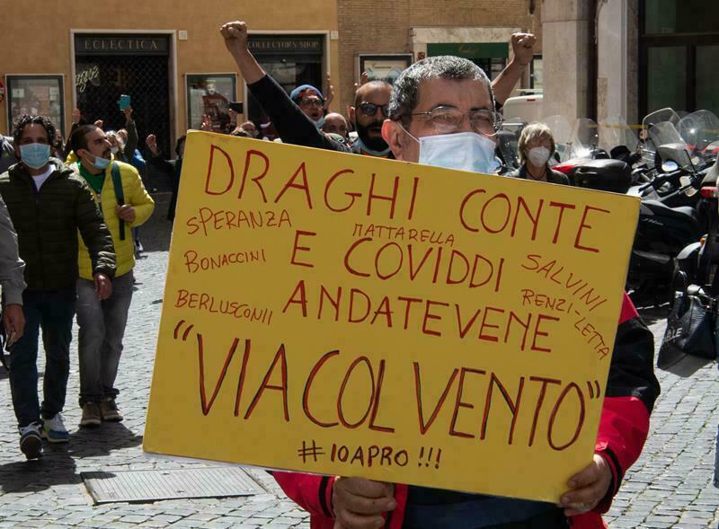 protesta lavoratori roma montecitorio 17