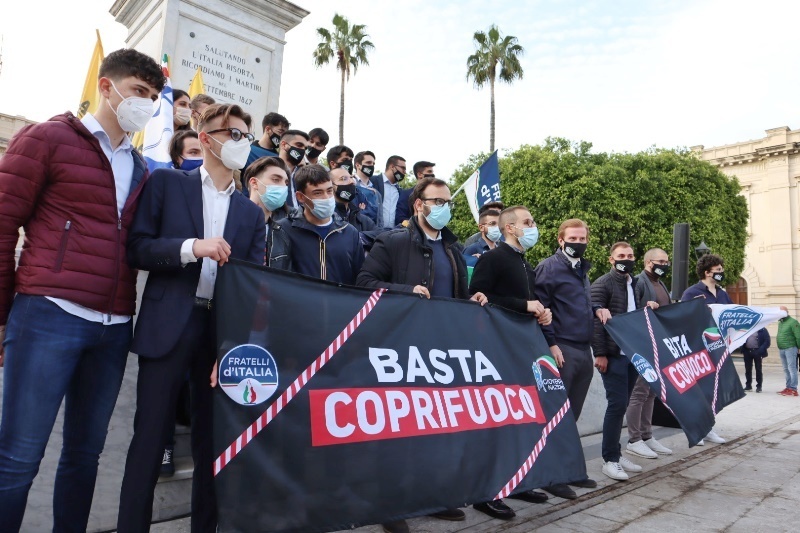 protesta coprifuoco reggio calabria