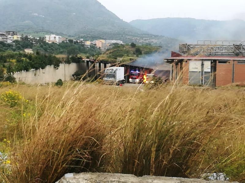 Fiamme mercato generale