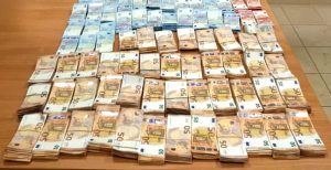 contanti gioa tauro arresti
