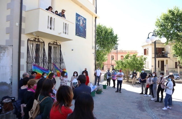 inaugurazione panchina per i diritti