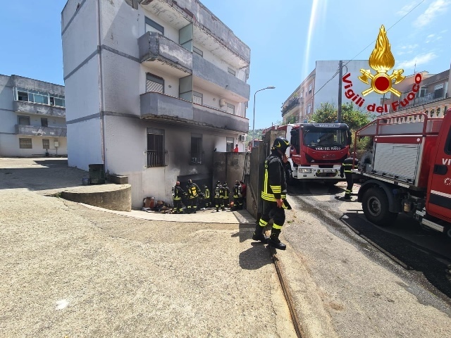 incendio auto messina