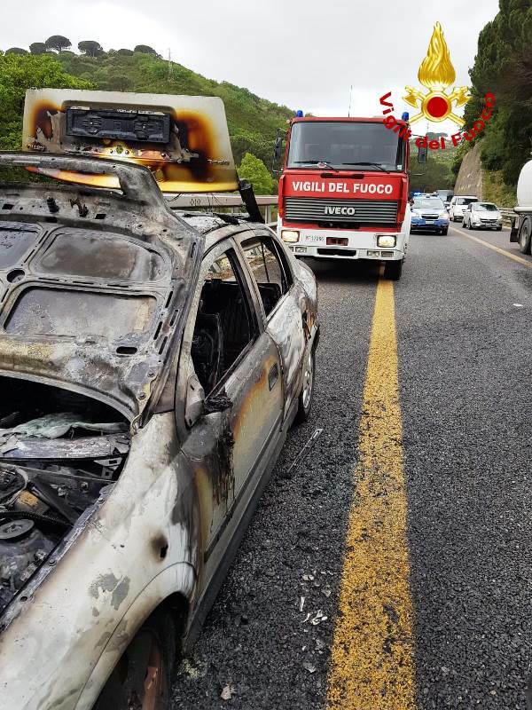 incendio auto messina