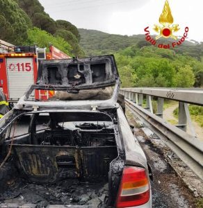 incendio auto messina