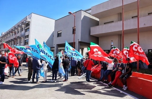 manifestazione sindacati sicurezza posti lavoro