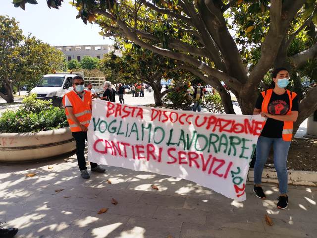 protesta lavoratori palazzo zanca