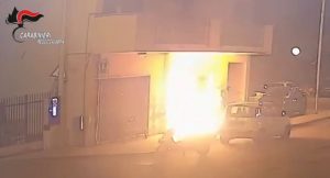 reggio calabria incendio negozio