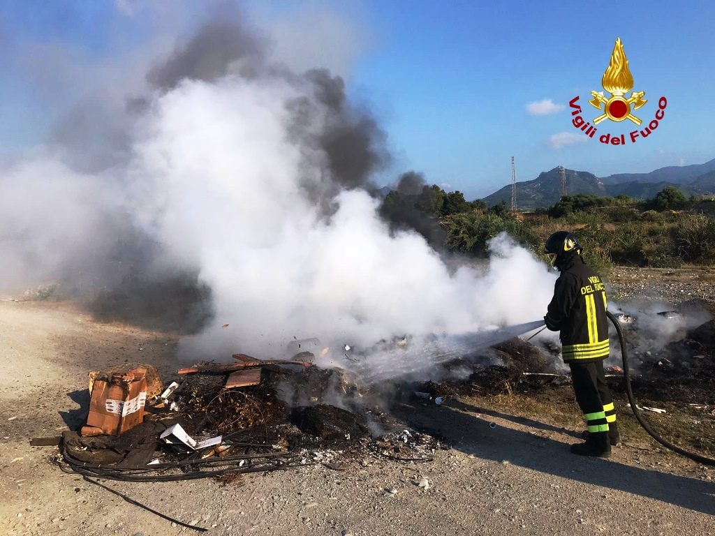 Incendio rifiuti