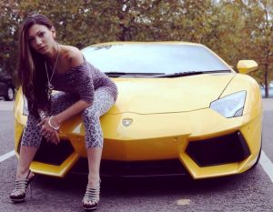 Klacat, Claudia Laganà