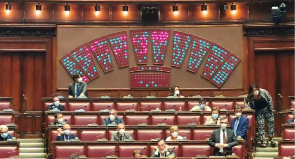 camera votazione ponte sullo stretto