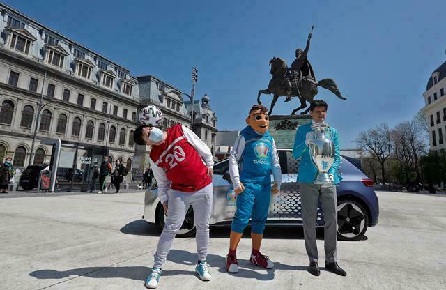 mascotte euro 2021 Skillzy