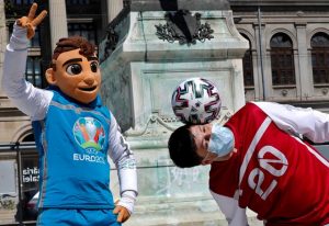 mascotte euro 2021 Skillzy