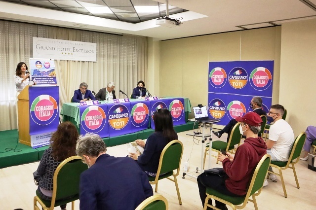 presentazione coraggio italia reggio calabria