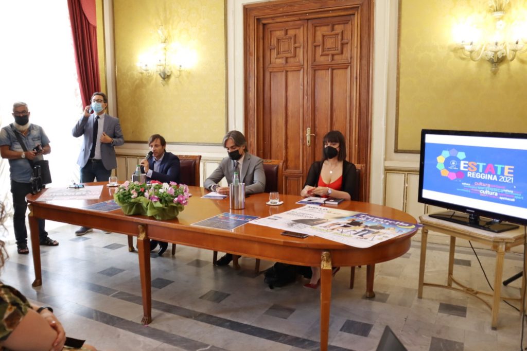 Reggio Calabria: lunedì a Palazzo San Giorgio la presentazione del calendario dell’Estate Reggina. Ad illustrare il ricco programma di iniziative il sindaco Giuseppe Falcomatà