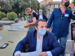 De Luca al vaccino party
