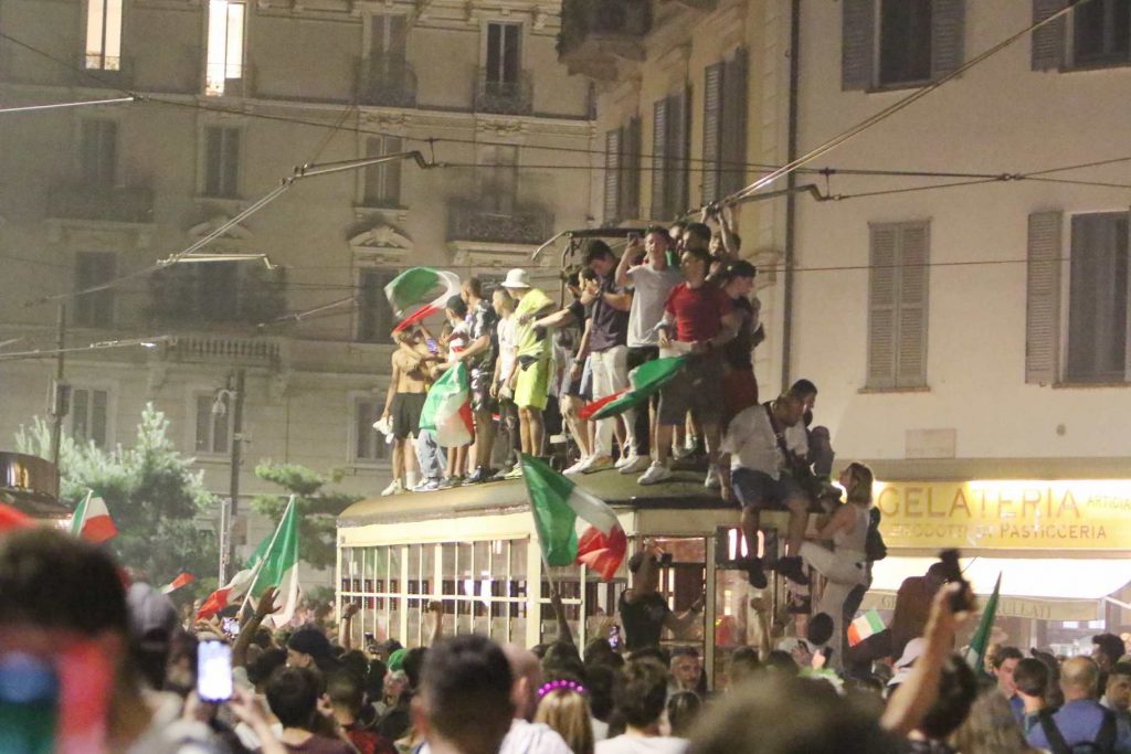 Festa italiani per la vittoria dell'Europeo (2)