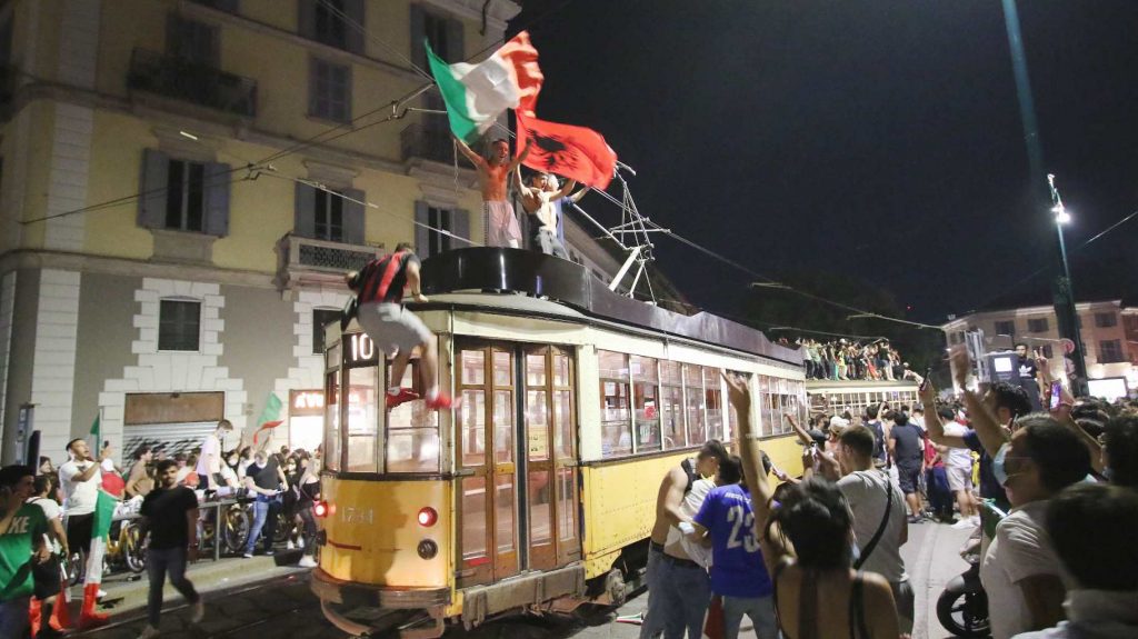 Festa italiani per la vittoria dell'Europeo (2)