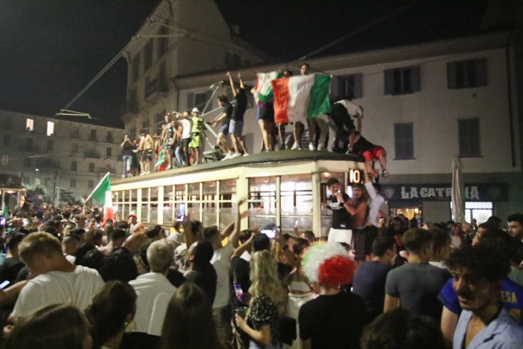 Festa italiani per la vittoria dell'Europeo (2)