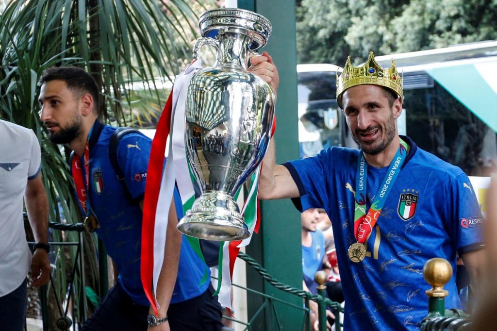 La Nazionale italiana torna a Roma con la Coppa (1)