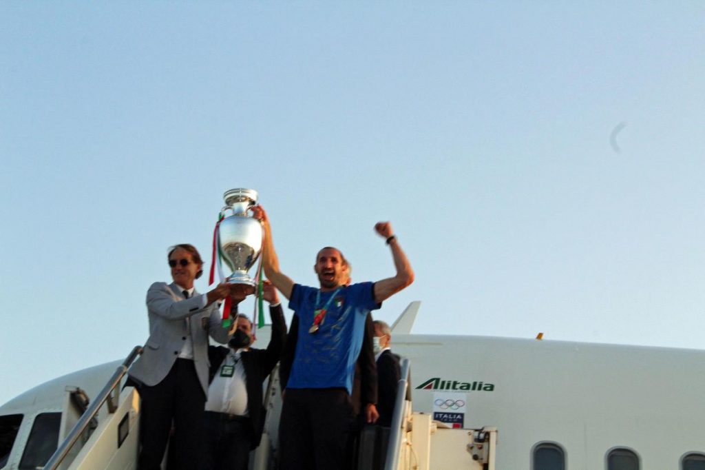 La Nazionale italiana torna a Roma con la Coppa (1)