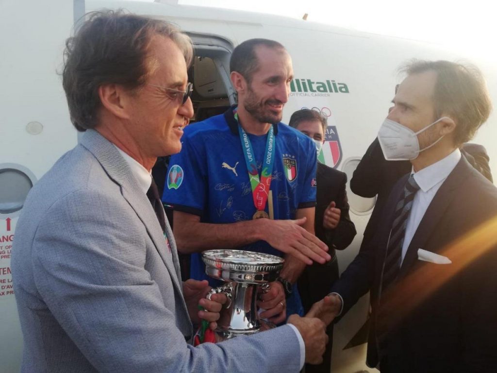 La Nazionale italiana torna a Roma con la Coppa (1)