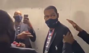 Scherzo compleanno Kevin Durant alle Olimpiadi