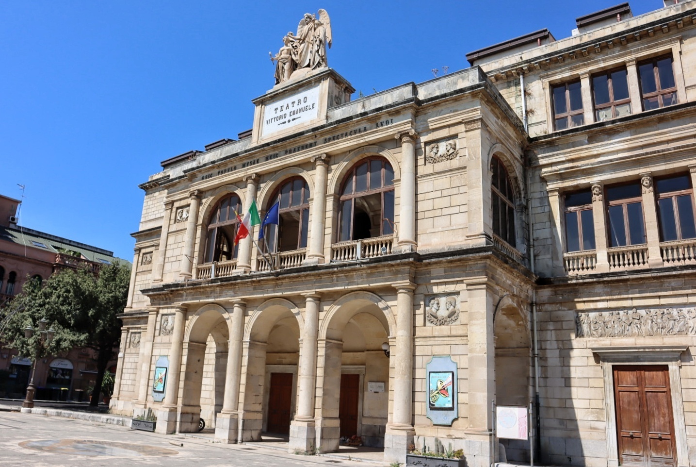Teatro Vittorio Emanuele (1)